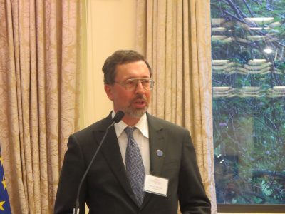 AHEA President James Niessen greets the guests.