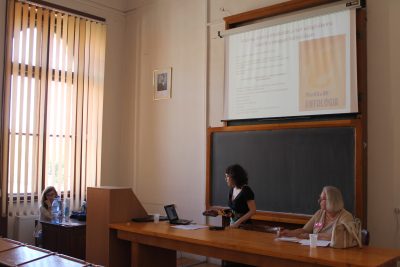 Eszter Molnár presenting in the Literature session, Blaga room