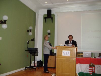 Session chair Steven B. Várdy introducing Katalin Kádár-Lynn